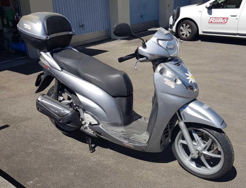 Motorrad/Roller HONDA SH 300A
