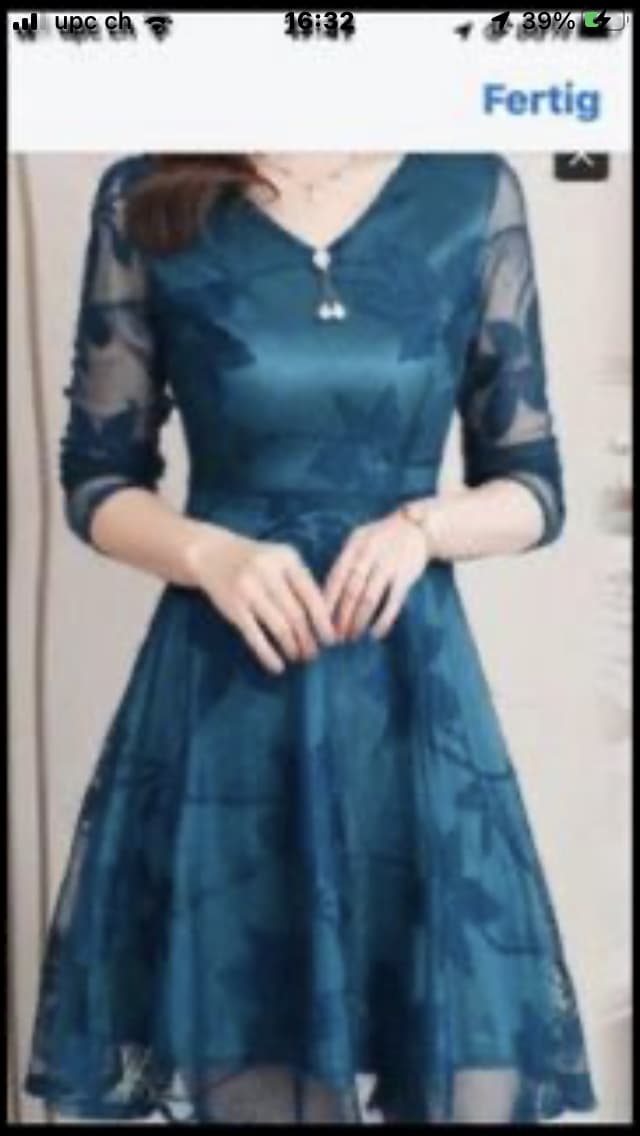 Neue elegante Kleider