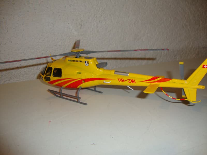 Helikopter Typ Ecureuil AS350 B3e HB-ZMI Heli Bernina