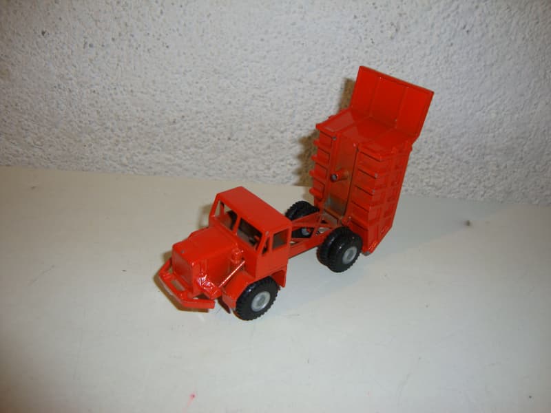 Matchbox King Size Nr. 8 Scammell 6x6 Tractor Trailer mit Dumper