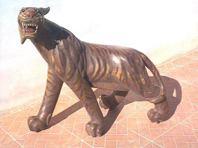 Tiger aus Holz