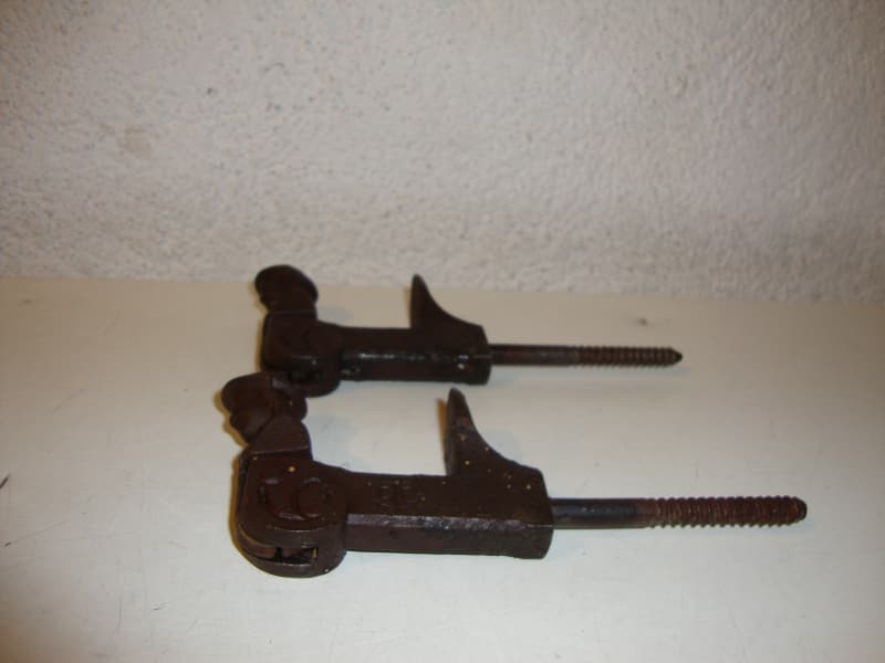 Alte Fensterladenhalter