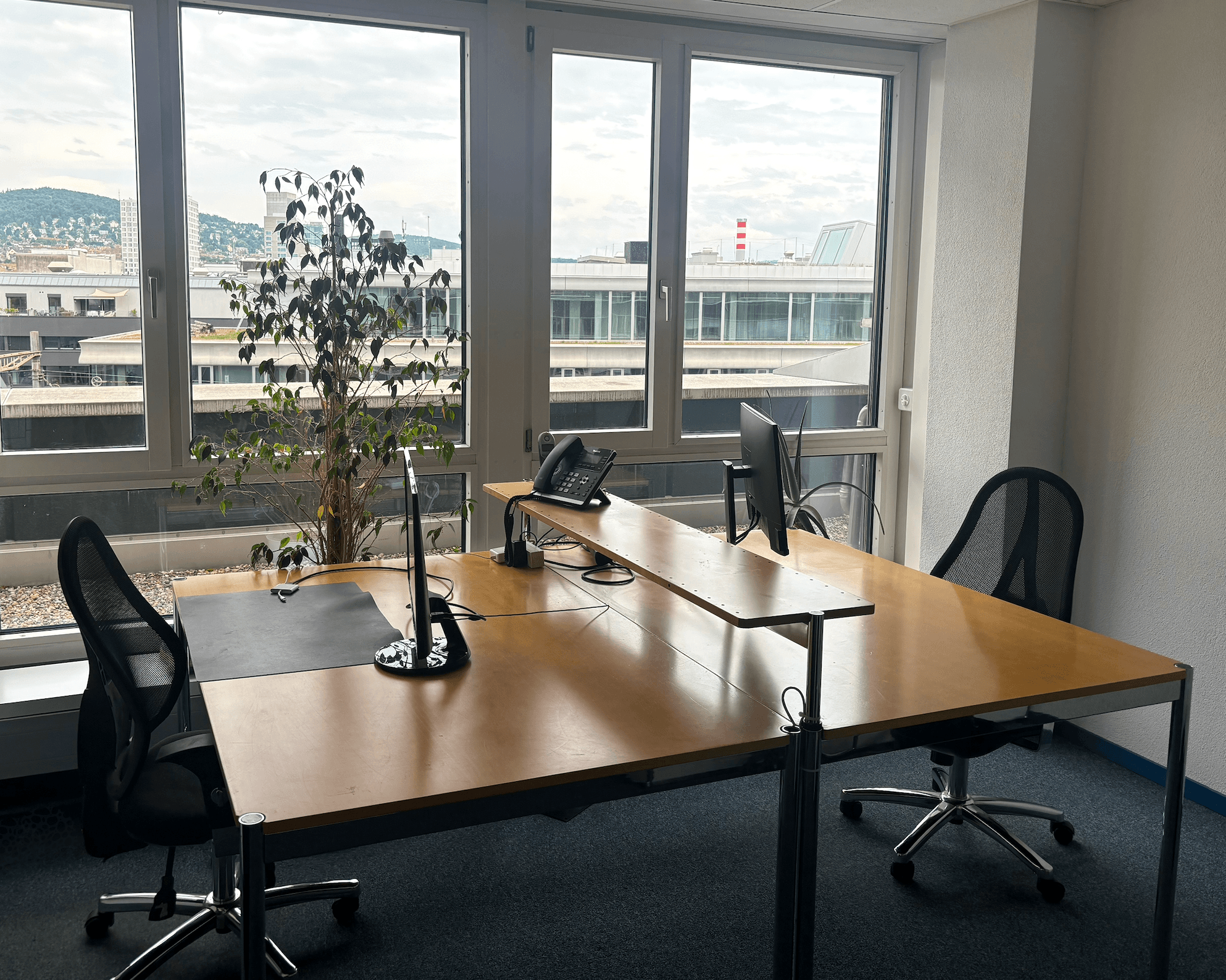 Helles, möbliertes Team-Büro (24 m²) an Top-Lage beim Toni-Areal / Hardbrücke