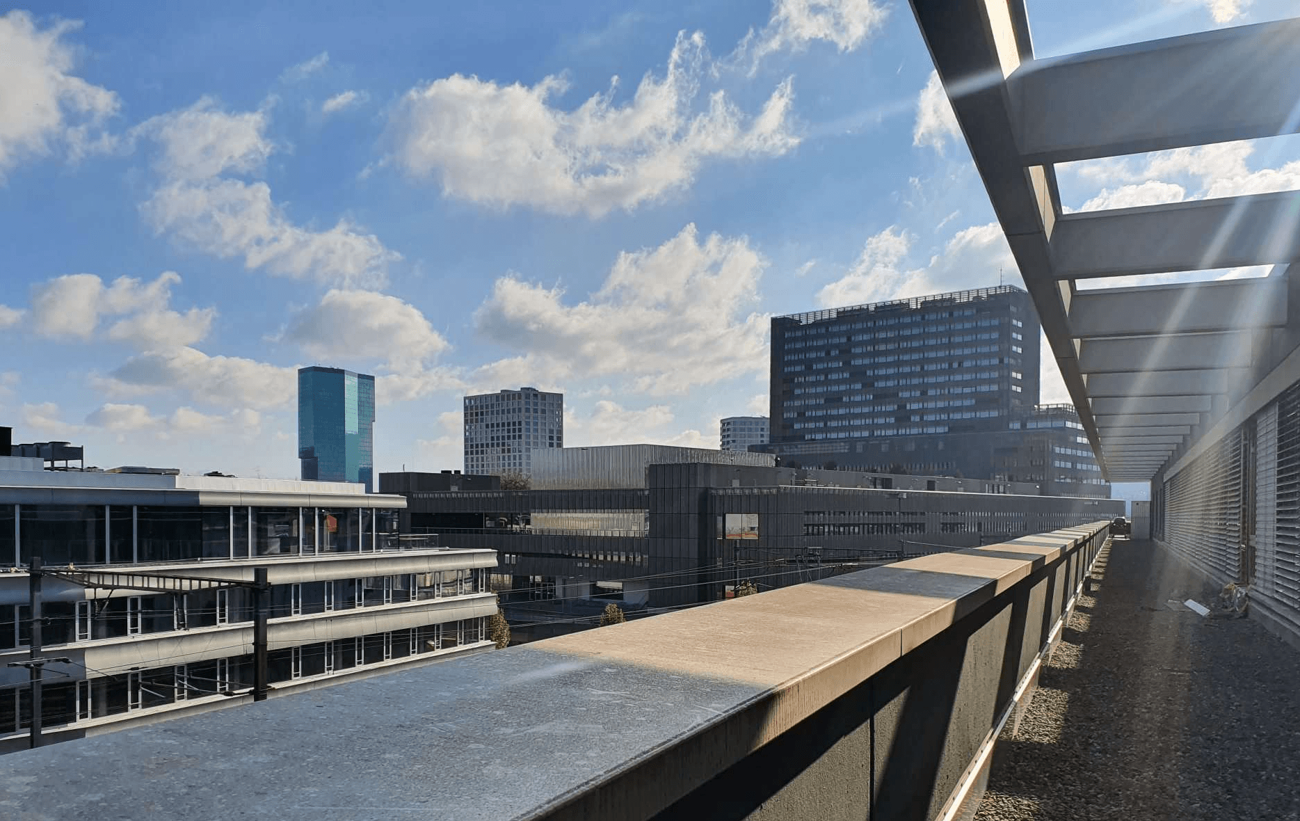 Helles, möbliertes Team-Büro (24 m²) an Top-Lage beim Toni-Areal / Hardbrücke