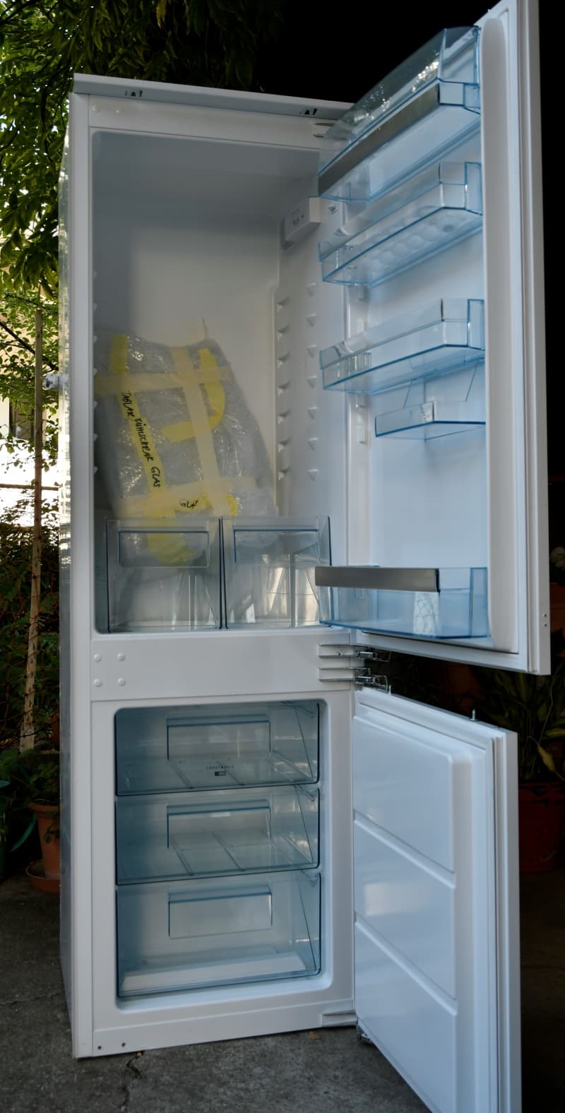 Einbau Kühlschrank mit Gefrierfach und Backofen