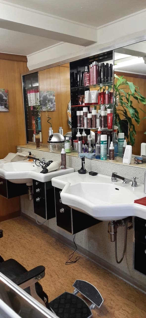 Coiffeursalon / Nagelstudio zu vermieten in 3752 Wimmis