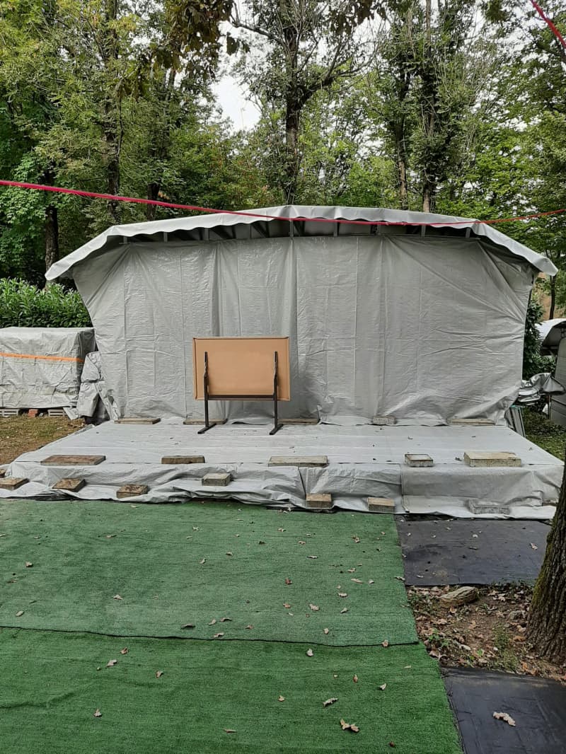 Wohnwagen auf Stellplatz nahe Ponte Tresa
