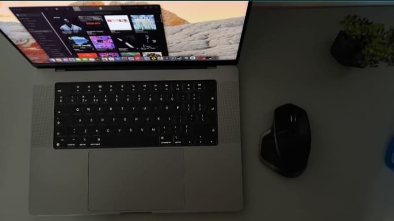 Apple MacBook M1 Pro 16" 2021 Grau