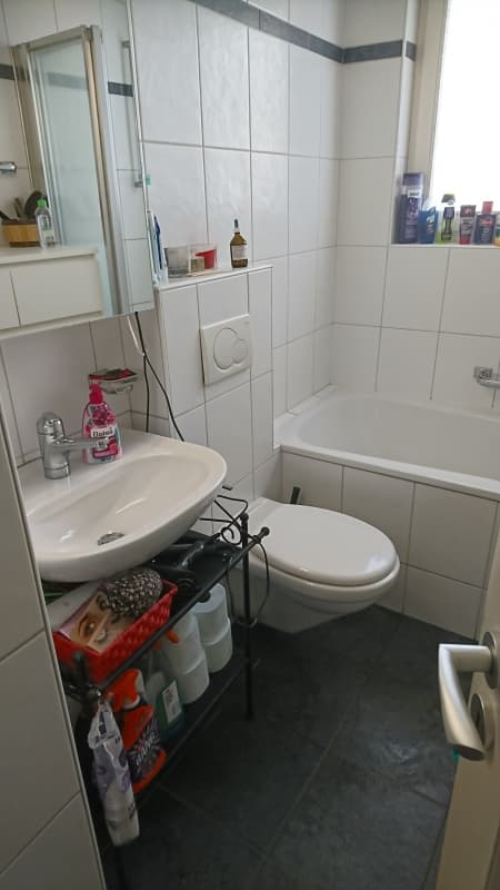 Nachmieter für ruhige 4.5 Pareterrewohnung an zentraler Lage