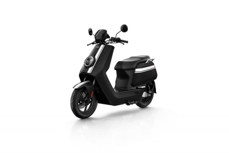 E-Scooter Niu NGT 70 kmh Reichweite 134 km rot/weiss