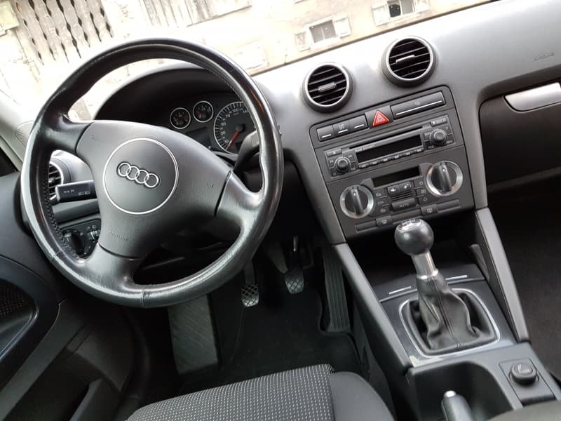 AUDI A3-1.6