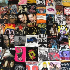 Auf der suche nach T-Shirts aus den 70s, 80s, 90s und 00s