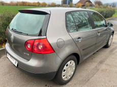 VW Golf 1.6 FSI Sportline