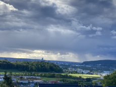 GARTENFREUDE MIT AUSSICHT AM SONNENHANGHANG FÜLLINSDORF