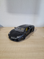 Lamborghini Aventador matt-schwarz