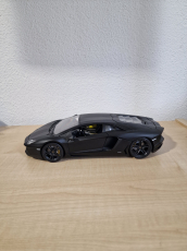 Lamborghini Aventador matt-schwarz