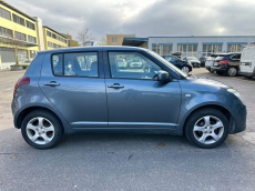 SUZUKI Swift 1.3i 16V GL Top 4x4