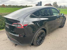 TESLA Model Y Long Range