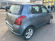 SUZUKI Swift 1.3i 16V GL Top 4x4