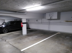 Auto Stellplatz, Parkplatz in Tiefgarage, Garage, Einstellhalle