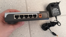 D-LINK DES-1005D Fast Ethernet Switch 5 Port inkl. Netzteil