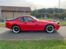 PORSCHE 944