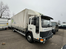 LKW mit Blache und Hebebühne ab MFK Volvo FL6