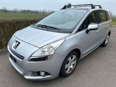 PEUGEOT 5008 1.6 16V T Family