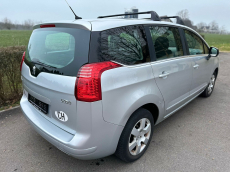 PEUGEOT 5008 1.6 16V T Family