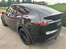 TESLA Model Y Long Range