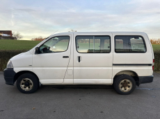 TOYOTA Hiace D-4D Van 4WD SWB