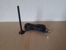 Antenne mit Magnethalterung und 5m Kabel SMA-male-Anschluss