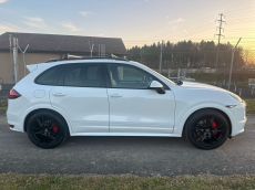 PORSCHE Cayenne GTS