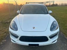 PORSCHE Cayenne GTS