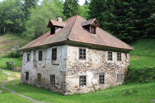 Haus mit Renovationsbedarf