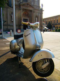 Oldtimer Vespas zum Restaurieren