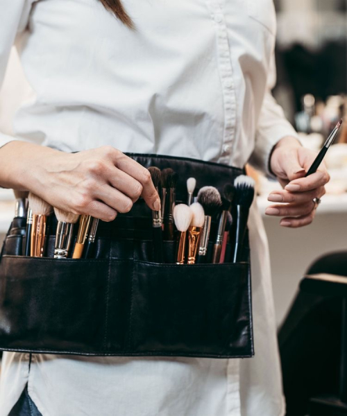 Suche Raum für Makeup, Hairstyling, Maniküre in Basel