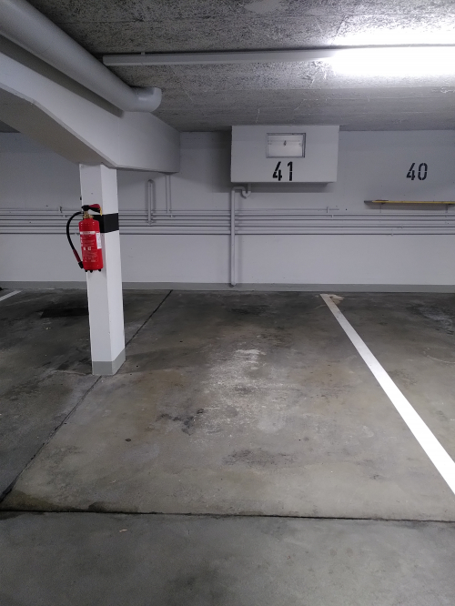 Auto Stellplatz, Parkplatz in Tiefgarage, Garage, Einstellhalle