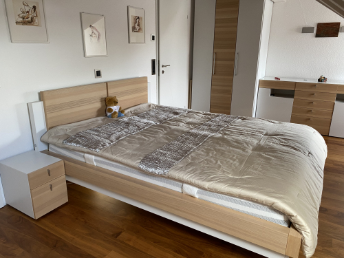 Komplettes Schlafzimmer - ein Bijou zu äusserst fairem Preis 