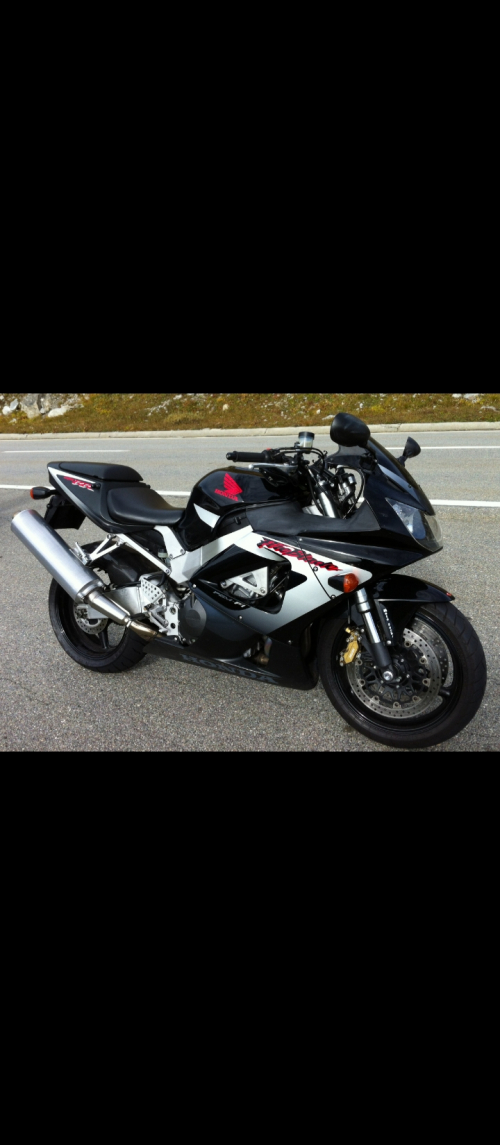 Honda CBR900